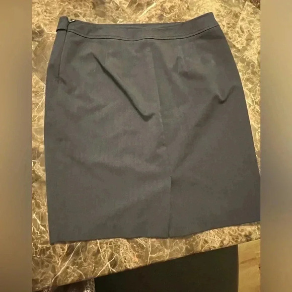 Loft pencil skirt size 12 p - Picture 4 of 7